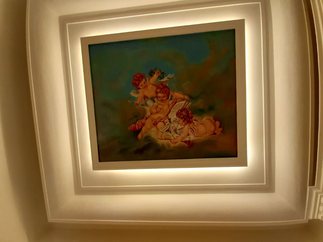 نقاشی سقفی،نقاشی فرشته،نقاشی رنگ روغن روی سقف طرح فرشته
پروژه دوبلکس بلوار وکیل آباد مشهد